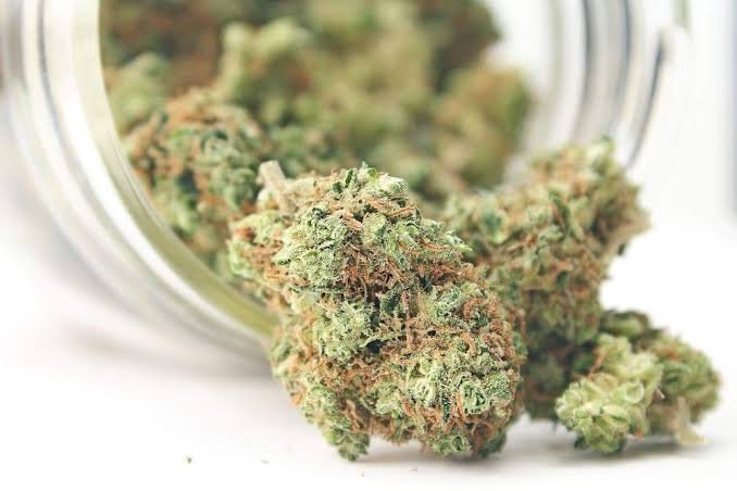 Hybrid cannabis strains UK available to buy online