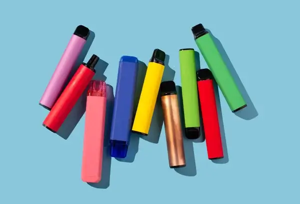 THC disposable vape pens UK — live resin and distillate carts
